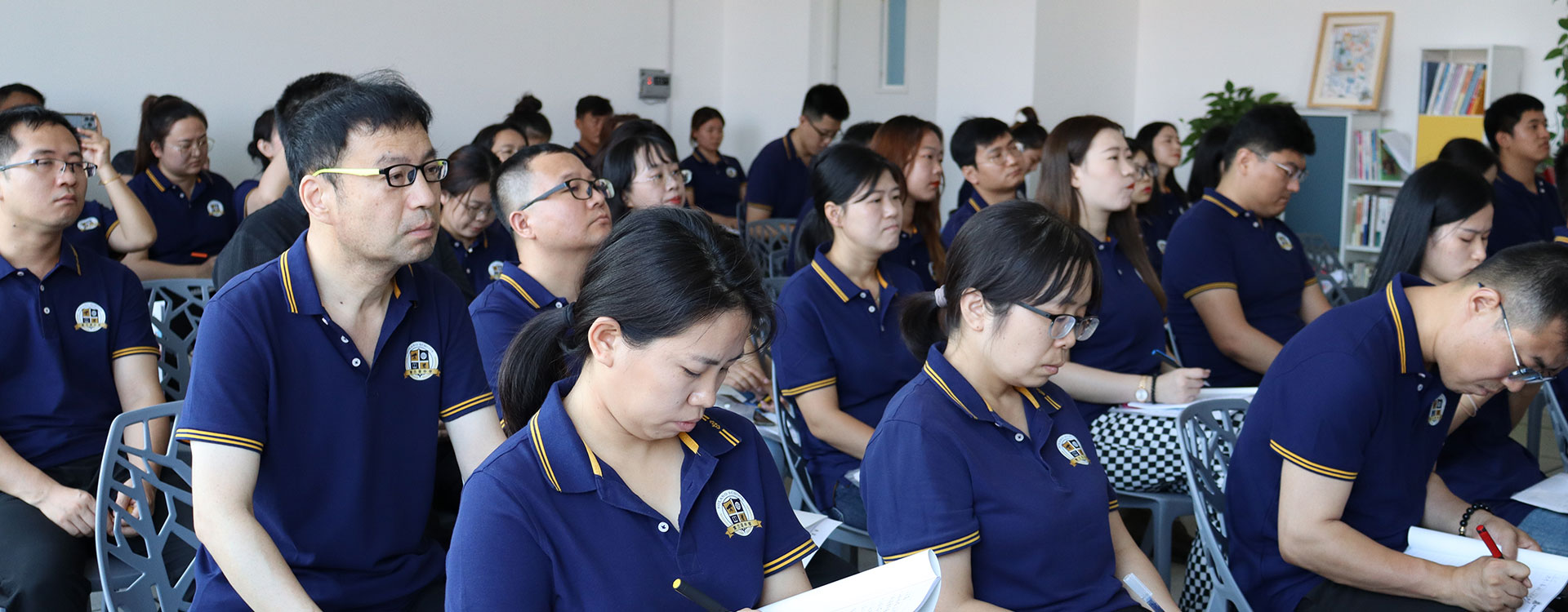 操女人大黑逼免费播放